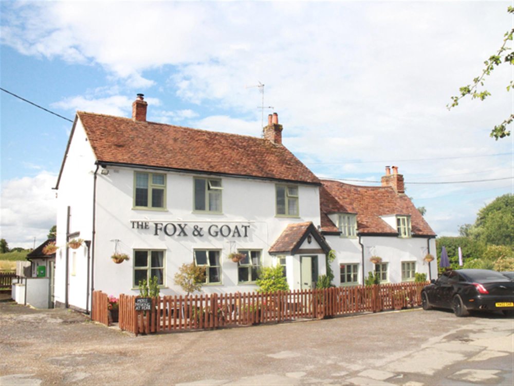 OXFORDSHIRE - MAIN ROAD 17TH CENTURY FREE HOUSE