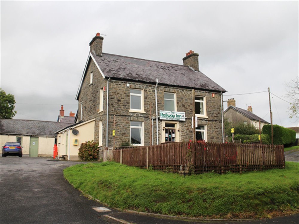 CARMARTHENSHIRE - RAILWAY INN, LLANPUMSAINT