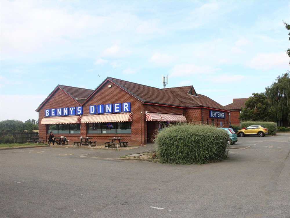 LINCOLNSHIRE - BUSY RESTAURANT SITUATED ON A17 ROUNDABOUT