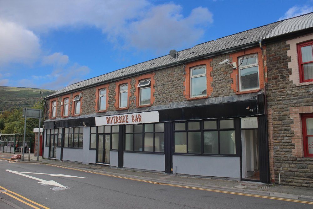PORTH - TOWN CENTRE RIVERSIDE BAR & RESTAURANT 