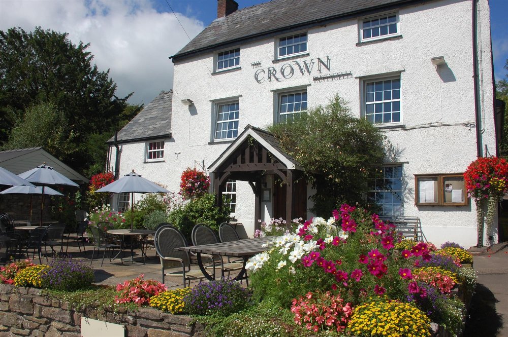 MONMOUTHSHIRE - BRECON BEACONS NATIONAL PARK FREEHOUSE