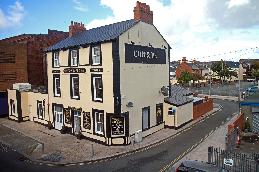 DENBIGHSHIRE – WELL PRESENTED TOWN CENTRE PUB