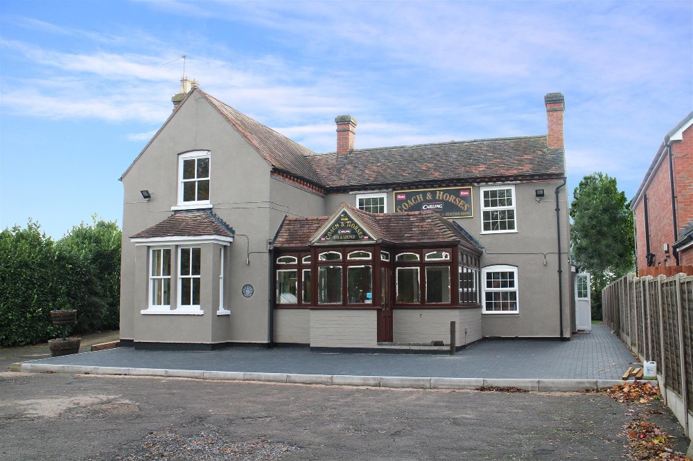 WORCESTERSHIRE - 120+ CAPACITY PUB ON FREE-OF-TIE LEASE