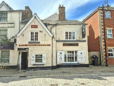 WREXHAM - 19TH CENTURY CITY CENTRE PUBLIC HOUSE WITH FOUR FLATS