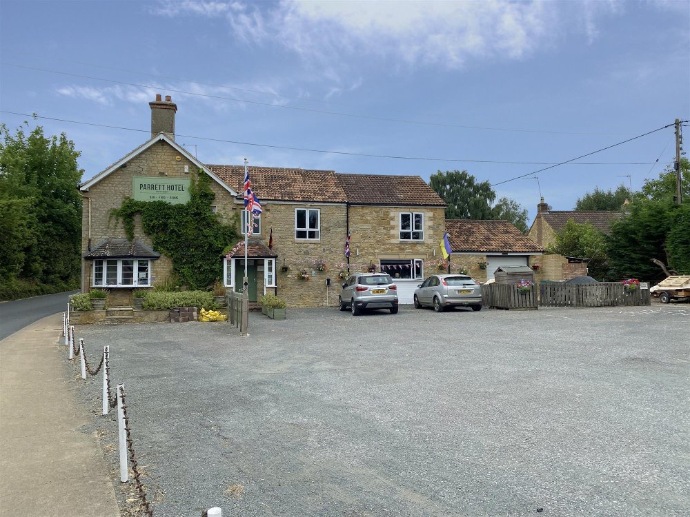 DORSET - VILLAGE FREEHOUSE HOTEL