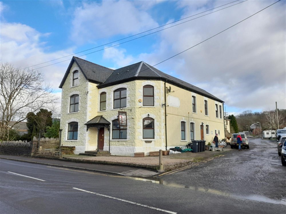 SOUTH WALES - VILLAGE CENTRE PUBLIC HOUSE & RESTAURANT WITH LETTING ACCOMMODATION