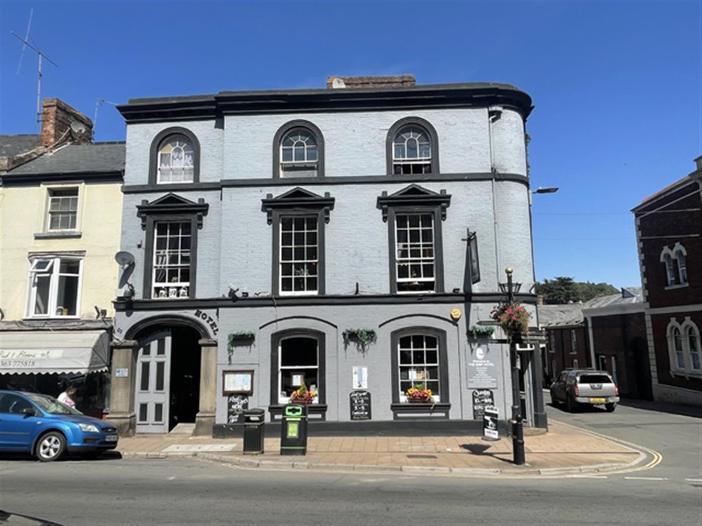 DEVON – HISTORIC GRADE II LISTED FREEHOUSE IN DEVON WITH SIX EN SUITE LETTING ROOMS