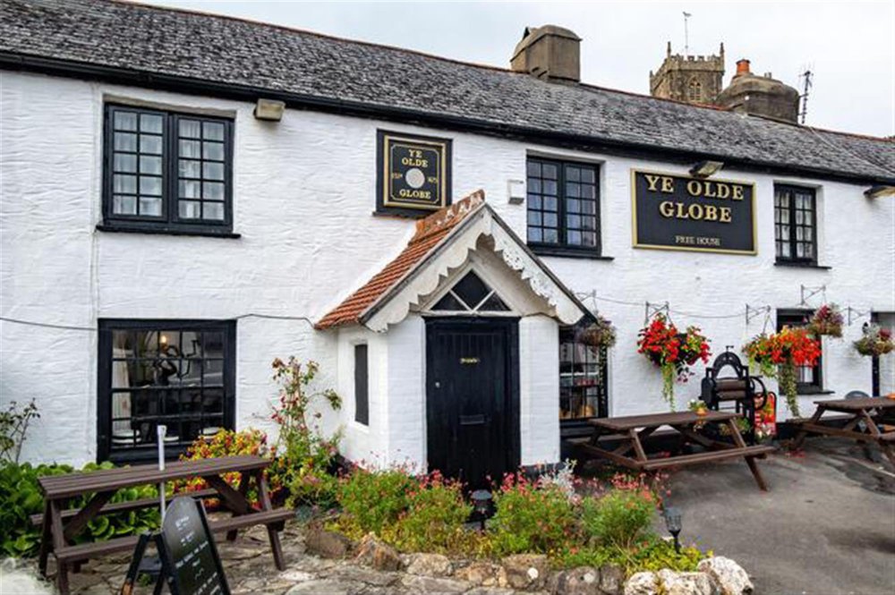 NORTH DEVON - ANCIENT VILLAGE FREE HOUSE NEAR COAST