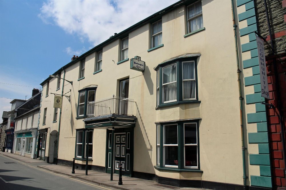 MID WALES - MARKET TOWN CENTRE COACHING INN