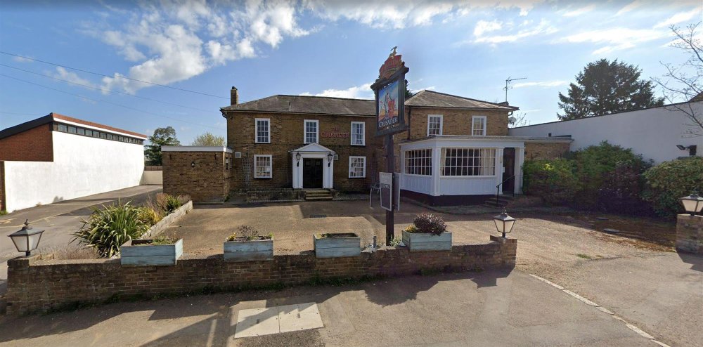ESSEX - SIZEABLE VACANT PUB/DEVELOPMENT SITE