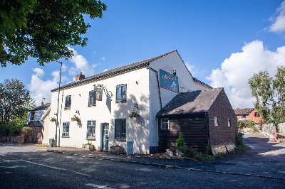 HERTFORDSHIRE - PUB WITH DEVELOPMENT POTENTIAL