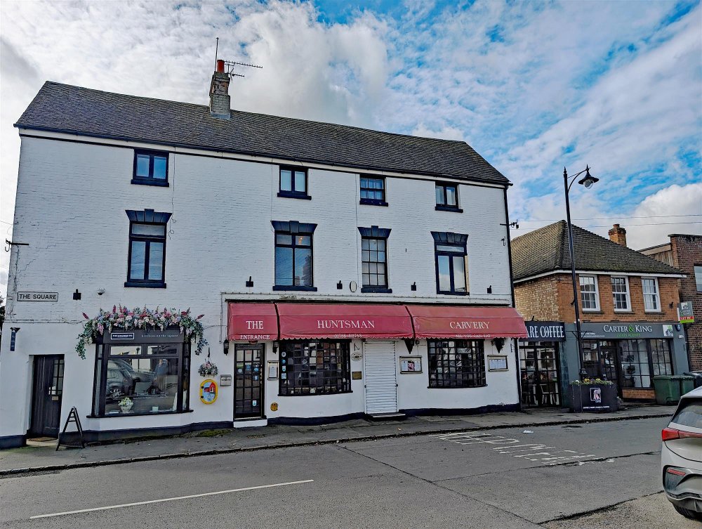 WARWICKSHIRE – WELL-ESTABLISHED CARVERY RESTAURANT IN HISTORIC AND SOUGHT-AFTER VILLAGE 