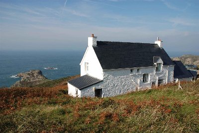 BEST & FINAL OFFERS DEADLINE: FRIDAY 24 OCTOBER AT 12 P.M: YHA PWLL DERI (TREFASSOR) - 24 BED COASTAL COTTAGE HOSTEL WITH OUTSTANDING SEA VIEWS
