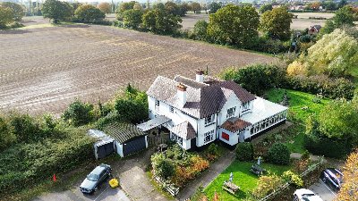 WORCESTERSHIRE - EDGE OF MALVERN FREEHOUSE FOR SALE AFTER 37 YEARS IN SAME OWNERS' HANDS