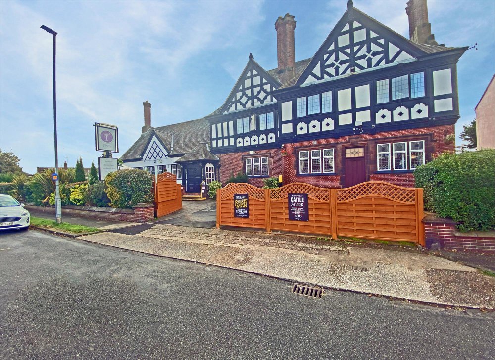 CHESHIRE - PUB RESTAURANT WITH PRIVATE FUNCTION ROOMS WITH STRONG NET PROFITS