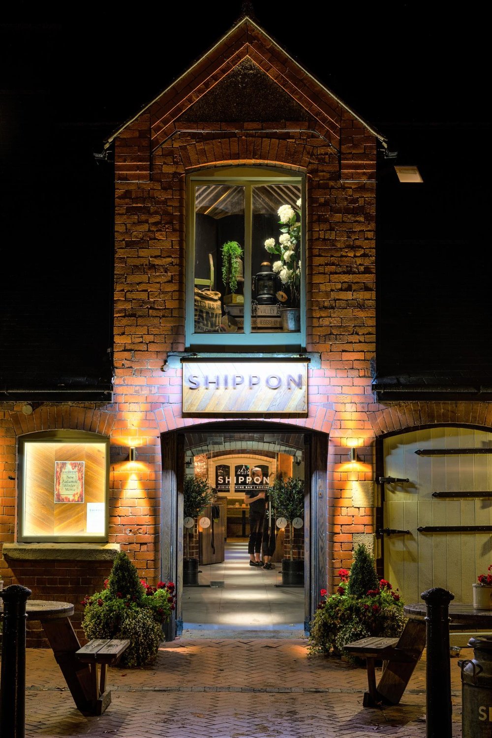 NORTH WALES - WELL-APPOINTED RESTAURANT, WINE BAR AND FUNCTION VENUE IN 5* HOLIDAY COMPLEX 