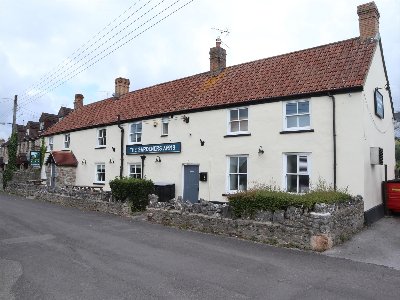 SOMERSET – REFURBISHED AND ESTABLISHED FREE HOUSE IN TOURIST VILLAGE