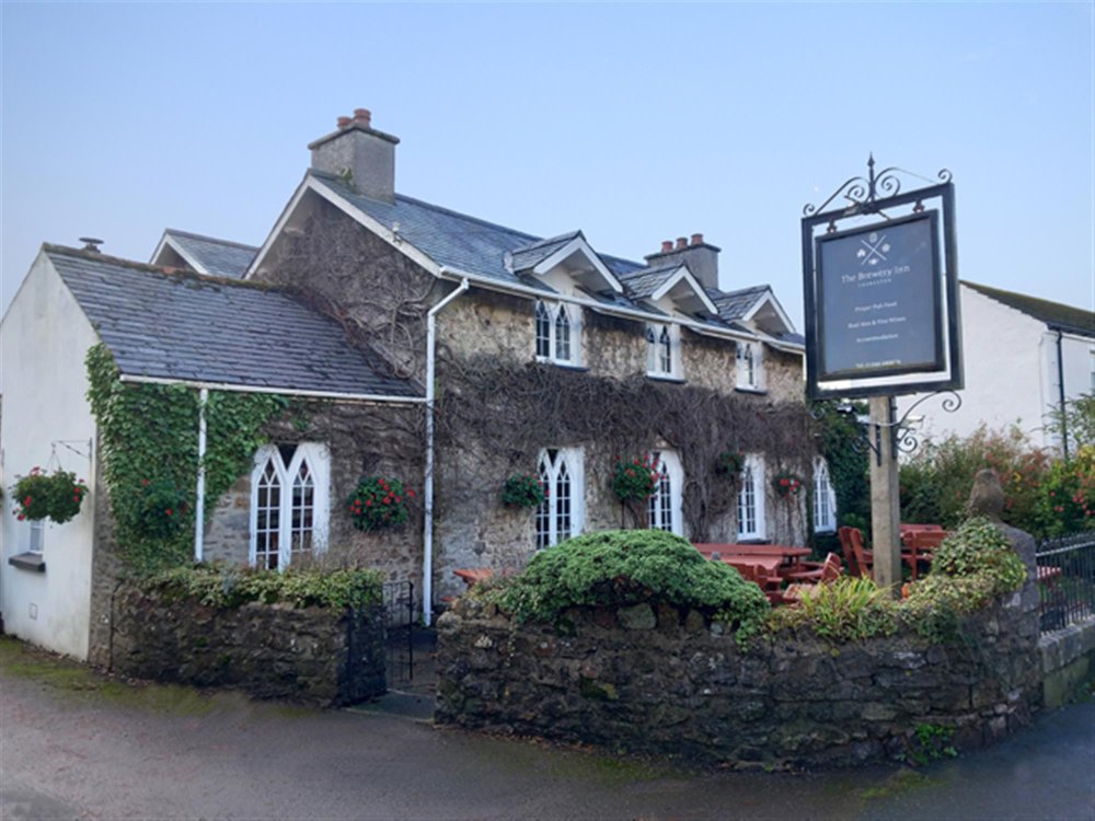 PEMBROKESHIRE - CHARACTER COASTAL VILLAGE INN & RESTAURANT WITH WELL ESTABLISHED FOOD-LED TRADE