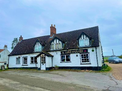 LINCOLNSHIRE - THREE BEDROOM PUB WITH LARGE CAR PARK