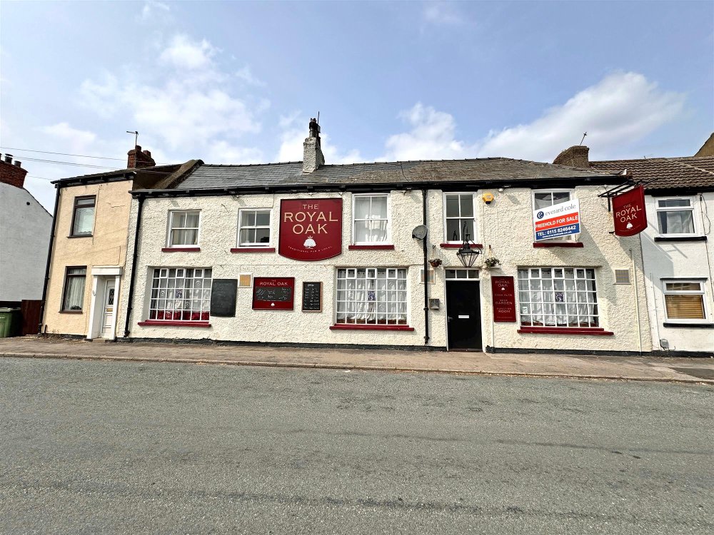 EAST YORKSHIRE - HULL FREEHOLD PUBLIC HOUSE