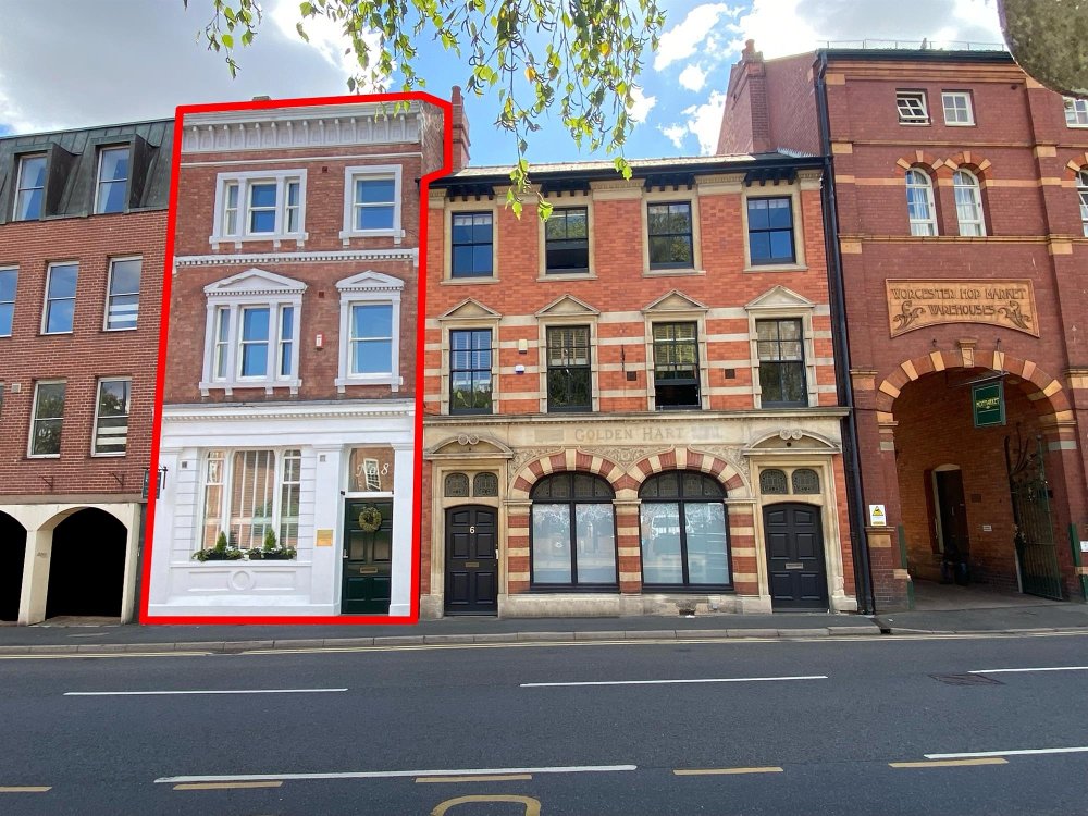 WORCESTERSHIRE - LUXURY RENOVATED APART-HOTEL IN WORCESTER CITY CENTRE