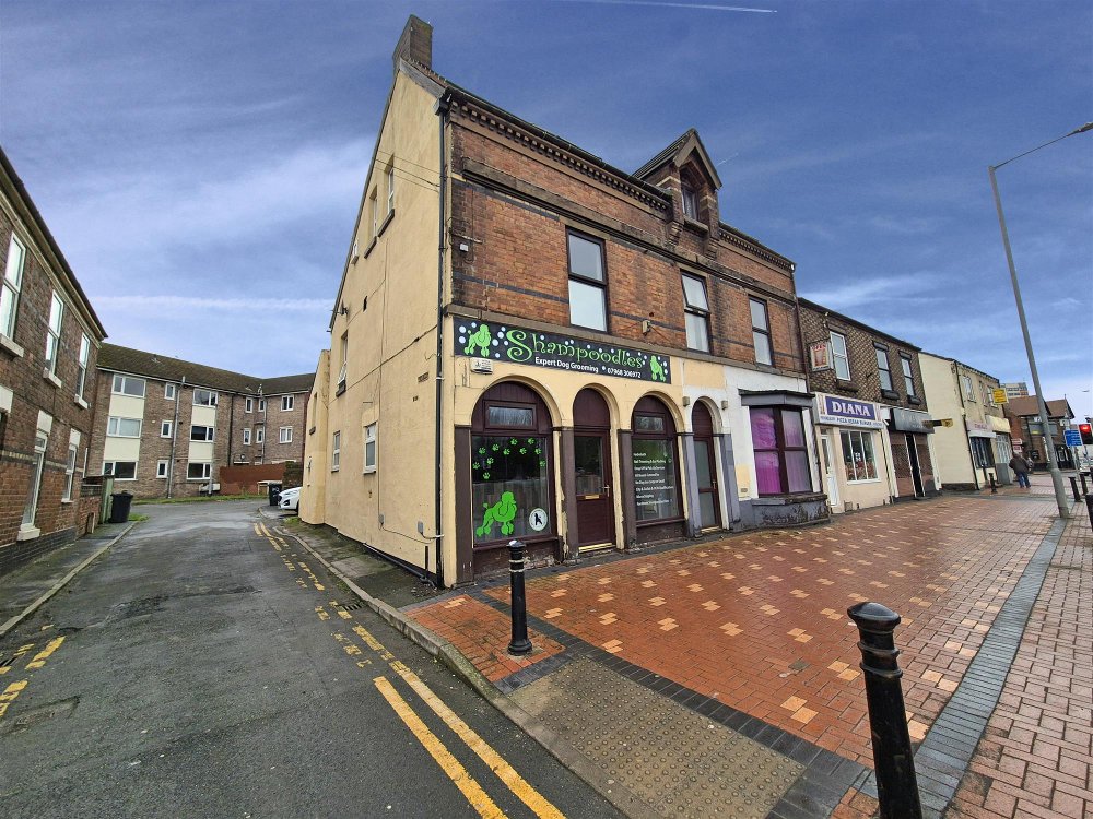 INVESTMENT PROPERTY - MIXED USE PREMISES IN NORTH WALES TOWN (NET YIELD 11.57%)