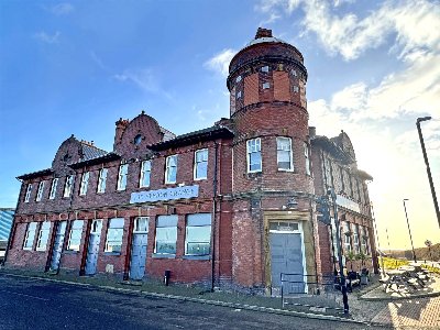 SUNDERLAND - LARGE DETACHED PUB WITH LOTS OF POTENTIAL