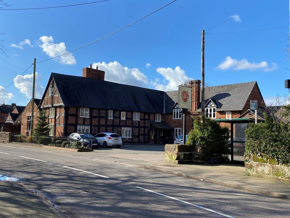 SHROPSHIRE - 17TH CENTURY VILLAGE PUB AND RESTAURANT