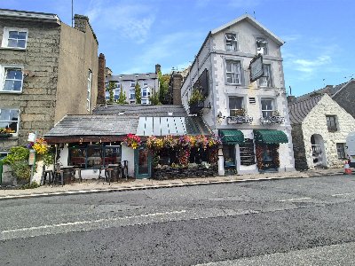 GWYNEDD - 15TH CENTURY HARBOURSIDE PUBLIC HOUSE