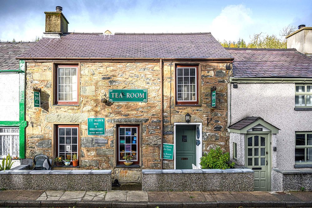 ERYRI (SNOWDONIA NATIONAL PARK) - TRADITIONAL BED & BREAKFAST AND TEAROOMS
