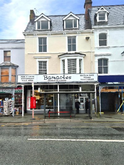 CONWY - ESTABLISHED RESTAURANT/FISH and CHIP SHOP AND THREE APARTMENTS