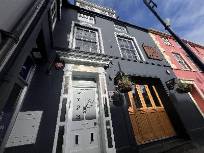 CARDIGAN BAY UNIVERSITY TOWN CENTRE AWARD WINNING RESTAURANT 