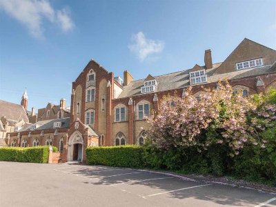 KENT - UNIQUE HOTEL/HOSPITALITY/WEDDING/ENTERTAINMENT/RELIGIOUS VENUE OPPORTUNITY