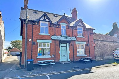 NORTH YORKSHIRE - 5 BEDROOM PUB WITH PERMISSION TO ADD 3 LETTING ROOMS