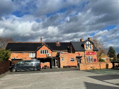 NOTTINGHAMSHIRE - FOUR BEDROOM, 100% WET-LED FREEHOUSE WITH CAR PARK