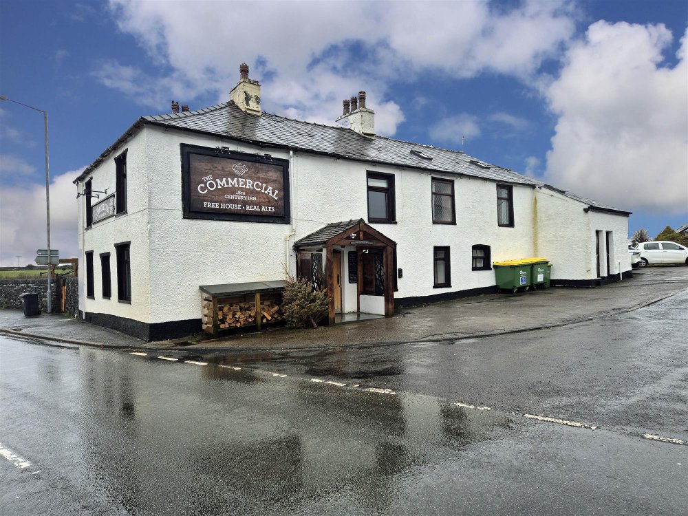 SOUTH LAKELAND - REFURBISHED VILLAGE PUB SITUATED CLOSE TO THE LAKE DISTRICT