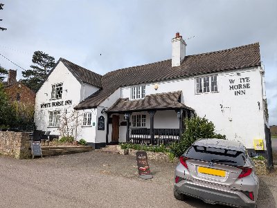 SHROPSHIRE - CHARACTER VILLAGE PUB WITH THREE LETTING BEDROOMS