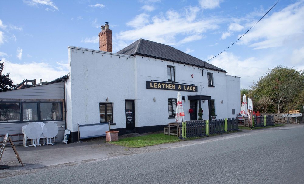 SOMERSET - DESTINATION FREEHOUSE ON POLDEN HILLS