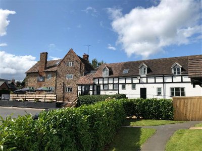 SHROPSHIRE - MAIN ROAD COUNTRY INN WITH LETTING ROOMS