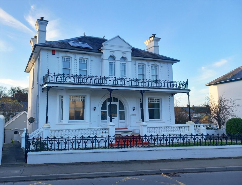 CEREDIGION - ELEGANT EDWARDIAN GENTLEMEN'S RESIDENCE
