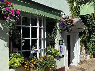 DEVON - BandB AND BISTRO IN CENTRE OF PICTURESQUE SOUTH HAMS HARBOUR TOWN