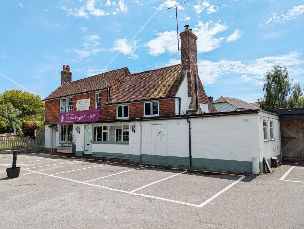 EAST SUSSEX - NEW FREE-OF-TIE LEASE AVAILABLE ON COMMUNITY WITH LETTING BEDROOMS