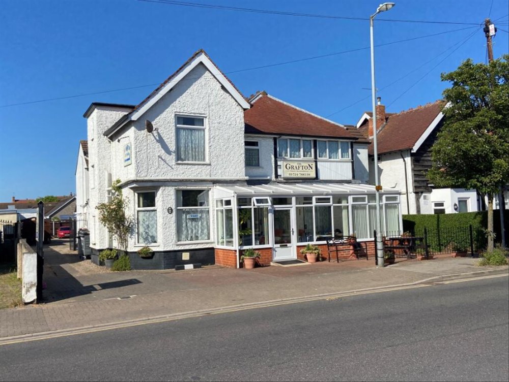 LINCOLNSHIRE COAST - 15 BEDROOM DETACHED GUESTHOUSE WITH LARGE CAR PARK