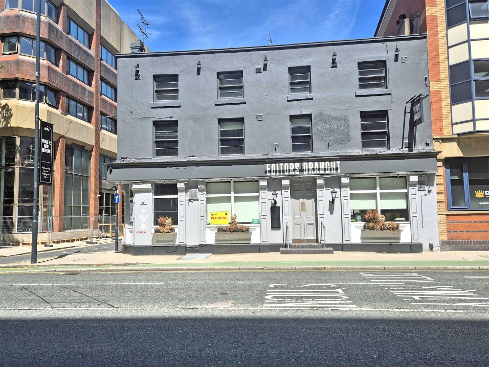 YORKSHIRE - NEWSPAPER THEMED GASTRO PUB IN THE HEART OF LEEDS CITY CENTRE