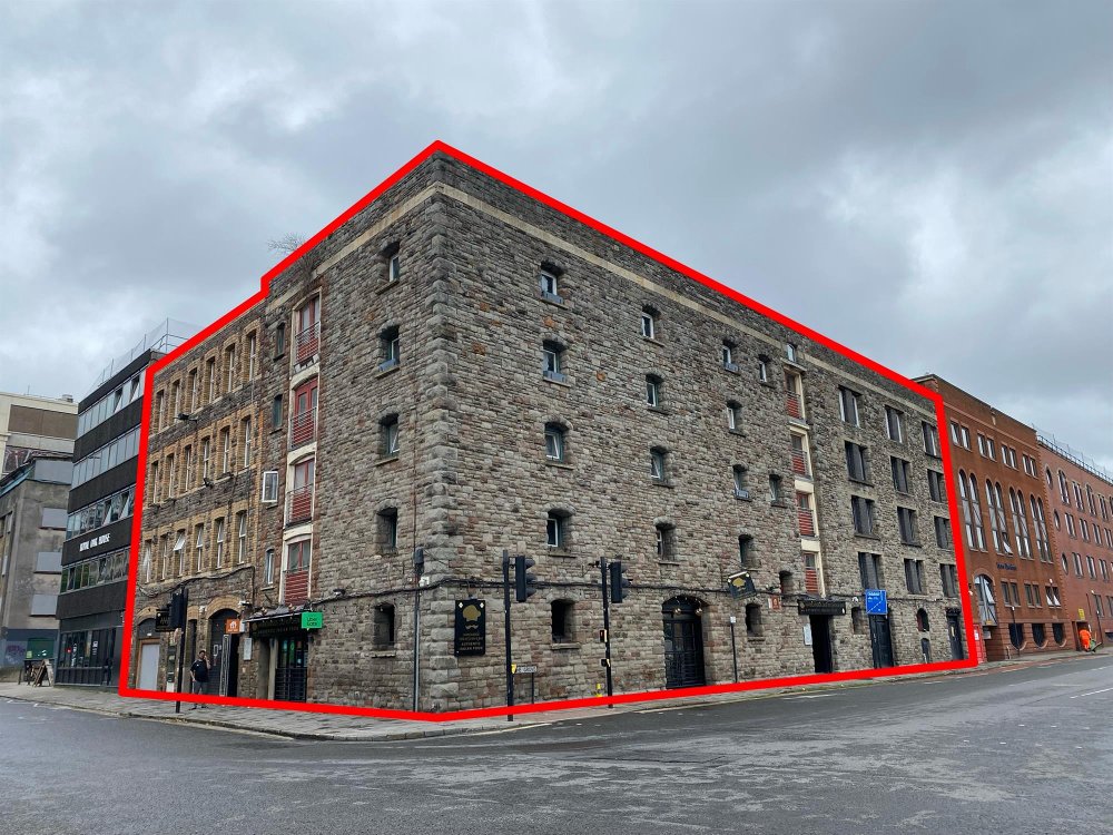 BRISTOL - OPPORTUNITY TO ACQUIRE AN 88 BED HOSTEL