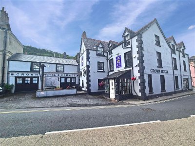 DENBIGHSHIRE -  14 BEDROOM HOTEL AND PUB LOCATED IN THE SCENIC DEE VALLEY