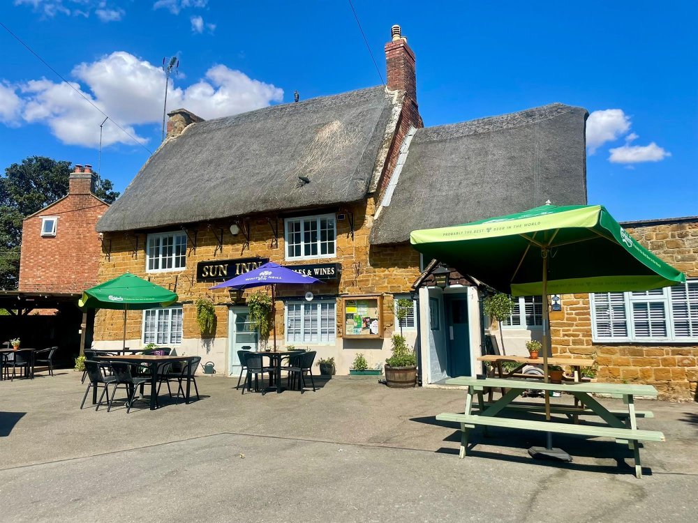 NORTHAMPTONSHIRE - PUB AND RESTAURANT WITH NET SALES OVER £400K