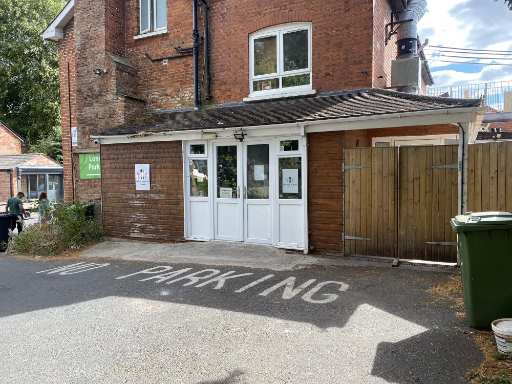 HEREFORDSHIRE - GROUND FLOOR LOCK-UP TAKEAWAY UNIT