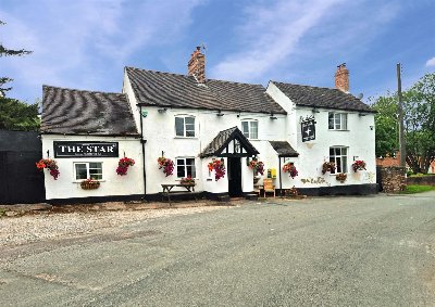 STAFFORDSHIRE - QUAINT VILLAGE PUB