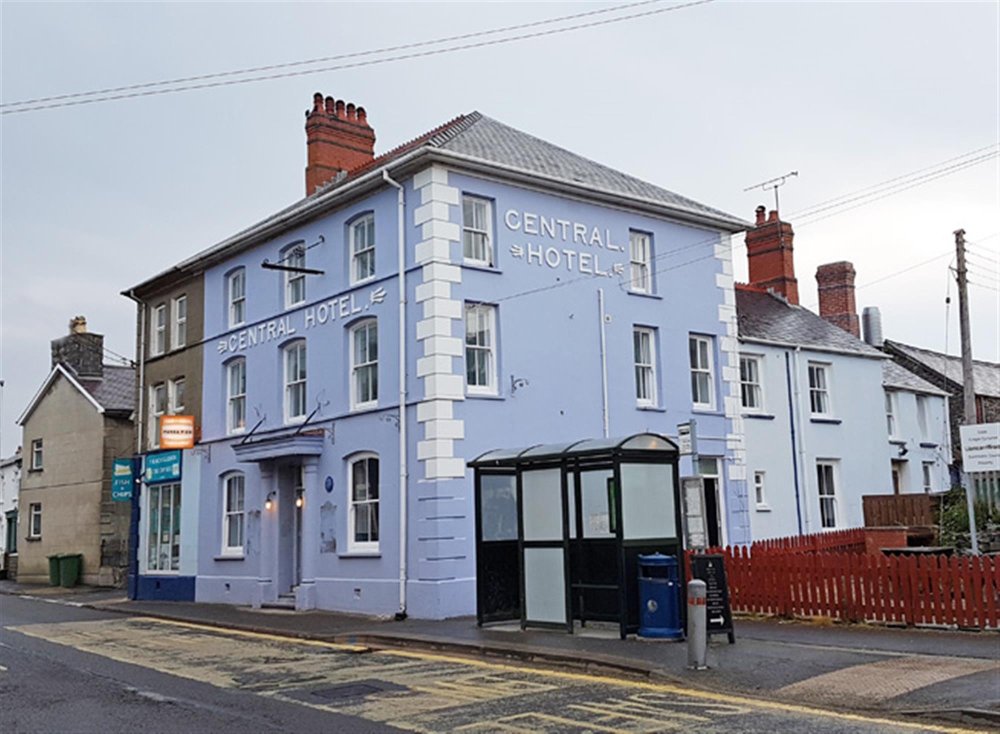 CEREDIGION - COASTAL VILLAGE LOCK-UP BAR (APARTMENT AVAILABLE)